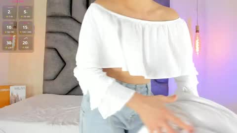 Snapshot of linda_saenz1 chatting on June 2026 11:26:02 AM Linda Saenz online show from June 2026 11:26:02 AM