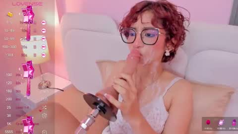 Snapshot of linda_sofi__ chatting on February 2025 10:53:02 PM linda_sofi__ online show from February 2025 10:53:02 PM