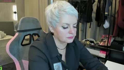 Snapshot of linda_zefir chatting on April 2026 01:08:01 AM Linda Zefir online show from April 2026 01:08:01 AM