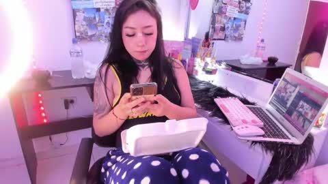 Snapshot of lindaa_miller chatting on February 2026 05:46:02 AM linda miller online show from February 2026 05:46:02 AM