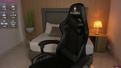 L I N D A online show from January 2025 02:26:01 AM