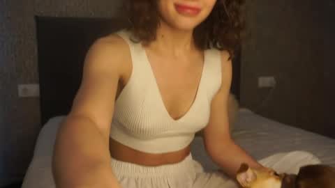 Snapshot of lindaaii chatting on June 2026 01:44:01 PM Linda online show from June 2026 01:44:01 PM