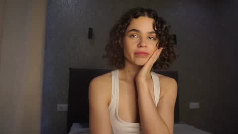 Snapshot of lindaaii chatting on June 2026 01:37:02 PM Linda online show from June 2026 01:37:02 PM