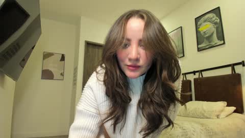 Snapshot of lindabluee chatting on January 2025 11:04:02 PM Nia online show from January 2025 11:04:02 PM