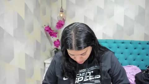    online show from October 2025 04:02:01 PM