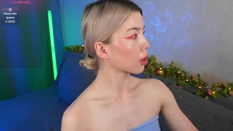 Snapshot of lindathackerr chatting on June 2026 06:52:02 AM Linda online show from June 2026 06:52:02 AM