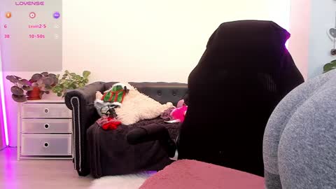 Snapshot of lindawhite_ chatting on January 2025 04:21:01 PM Linda -- online show from January 2025 04:21:01 PM