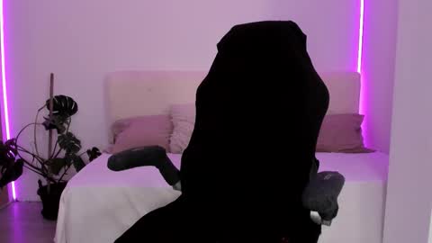 Snapshot of lindawhite_ chatting on November 2025 05:03:02 PM Linda -- online show from November 2025 05:03:02 PM