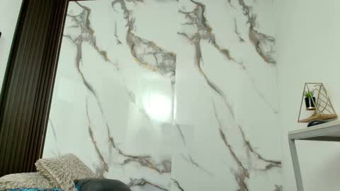  Lindsey  online show from February 2026 12:28:01 PM