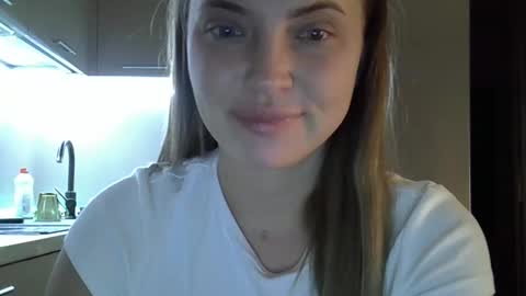 Anna online show from October 2025 10:58:01 PM