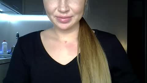 Snapshot of lindsisecret chatting on December 2025 10:17:02 PM Anna online show from December 2025 10:17:02 PM