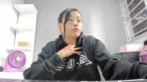 Snapshot of lindsy31 chatting on September 2025 01:05:01 PM Lindsy online show from September 2025 01:05:01 PM
