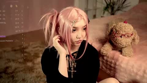 Linh -   online show from June 2026 10:32:02 PM