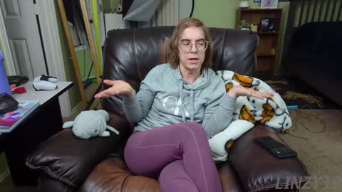 Linzy19 online show from December 2024 02:33:02 AM