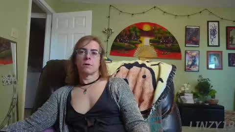 Linzy19 online show from September 2025 01:59:02 PM