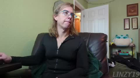 Linzy19 online show from December 2025 03:17:01 PM