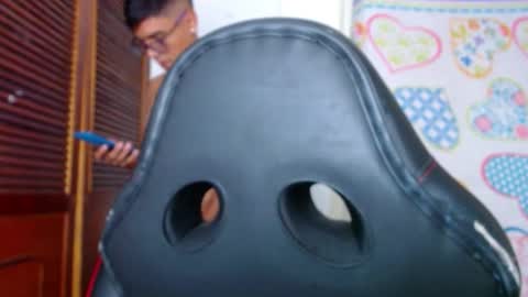 lion_grr online show from November 2025 11:26:01 PM