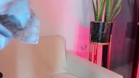 Liorah wolf online show from March 2026 07:53:02 PM