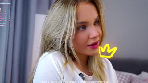 Amelia online show from November 2025 01:05:02 AM