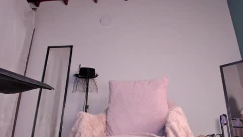 Snapshot of liry_kim chatting on June 2026 06:45:01 PM liry online show from June 2026 06:45:01 PM