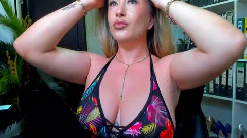 Snapshot of lisa2018 chatting on March 2025 05:09:01 AM lisa online show from March 2025 05:09:01 AM