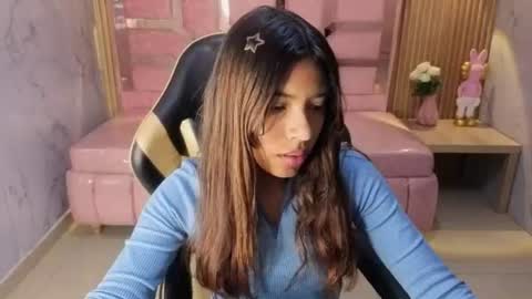 Snapshot of lisa_s1 chatting on July 2026 07:49:01 PM Liz online show from July 2026 07:49:01 PM