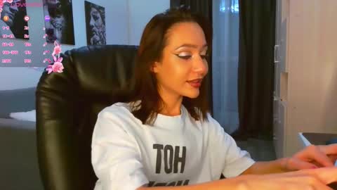 Snapshot of lisa_shultz chatting on December 2025 05:19:02 PM Lisa online show from December 2025 05:19:02 PM