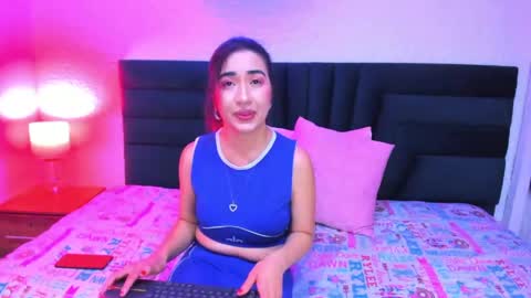 lisa white  online show from April 2026 08:20:01 PM