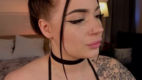 lisaaaliss online show from April 2026 10:18:01 AM