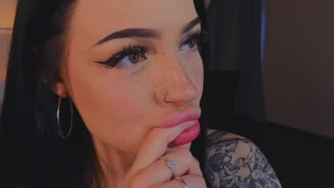 lisaaaliss online show from May 2026 10:31:02 AM