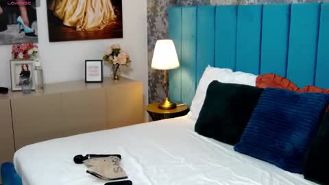 lisacroft online show from November 2025 08:15:01 AM