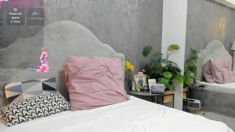 lisacroft online show from April 2026 04:23:02 AM