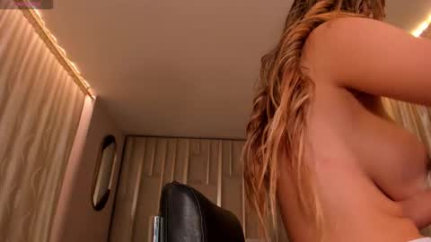 Lisa  Flowers online show from February 2026 11:08:01 AM