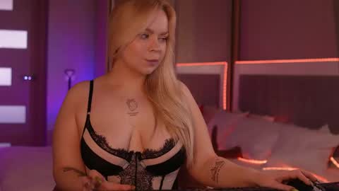 Snapshot of lisalovesweet chatting on May 2026 07:36:02 AM Lisa online show from May 2026 07:36:02 AM