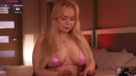 Snapshot of lisalovesweet chatting on May 2026 07:16:02 AM Lisa online show from May 2026 07:16:02 AM