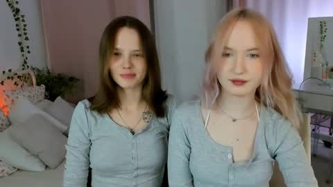 Lisa blonde  Alisa brunette online show from April 2026 09:23:01 PM