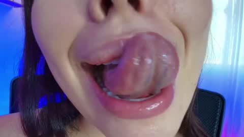 Snapshot of lisbet_21x chatting on January 2025 10:05:01 PM Lisbet online show from January 2025 10:05:01 PM