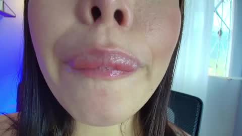 Snapshot of lisbet_21x chatting on February 2025 05:35:01 PM Lisbet online show from February 2025 05:35:01 PM