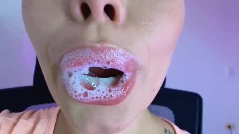 Lisbet online show from November 2025 10:41:02 PM