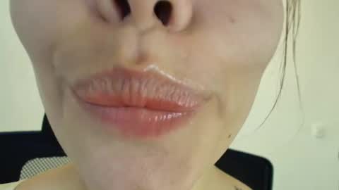 Lisbet online show from November 2025 02:54:01 PM