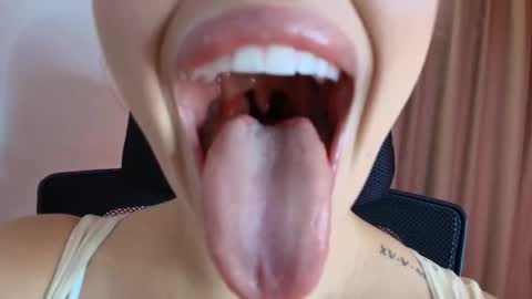 Lisbet online show from March 2026 04:15:01 PM