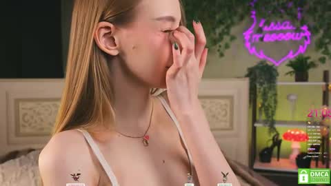 Snapshot of lissa_meooow chatting on May 2026 09:16:02 AM your Liza again. Next stream Dec. 1 at 2 or 3 GMT online show from May 2026 09:16:02 AM