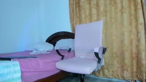 lissa_petitee online show from February 2025 10:43:02 AM