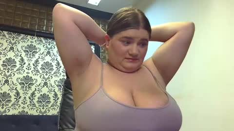 Snapshot of lissabigtitts chatting on November 2025 04:13:02 PM Lisa online show from November 2025 04:13:02 PM