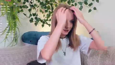 Snapshot of little__caprice chatting on June 2026 07:55:02 AM Bella online show from June 2026 07:55:02 AM