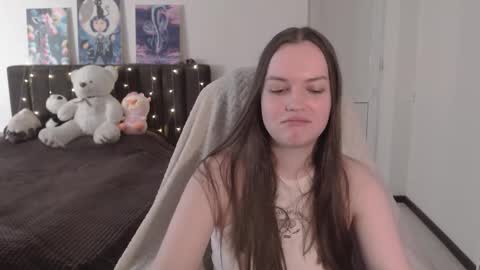 Snapshot of little__flowers chatting on October 2025 08:02:02 AM little__flowers online show from October 2025 08:02:02 AM