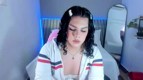Snapshot of little_alli chatting on May 2026 12:38:01 AM L I T T L E A L L I online show from May 2026 12:38:01 AM