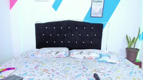 Michelle. online show from November 2025 11:25:01 PM