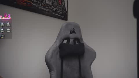 Help me reach 100 likes online show from April 2026 07:15:01 PM