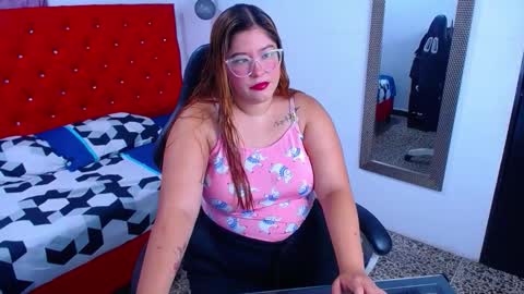 Snapshot of little_flower4you chatting on October 2025 12:34:02 PM mai rojas online show from October 2025 12:34:02 PM